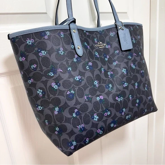 SOLD Coach Reversible City Tote Signature Floral Denim Cornflower Coated Canvas - Picture 3 of 13